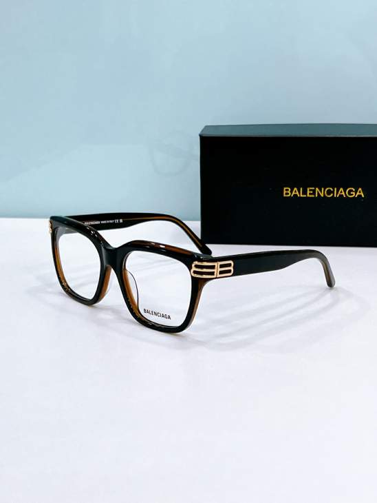 Picture of Balenciaga Sunglasses _SKUfw80536592fw
